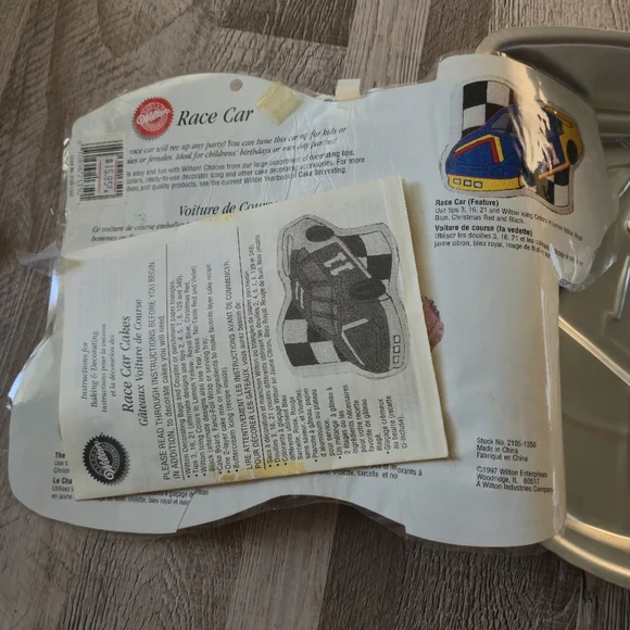 VINTAGE 1997 Wilton Race Car Cake Pan #11 NASCAR Style - Fast Birthday Fun! - Picture 6 of 6